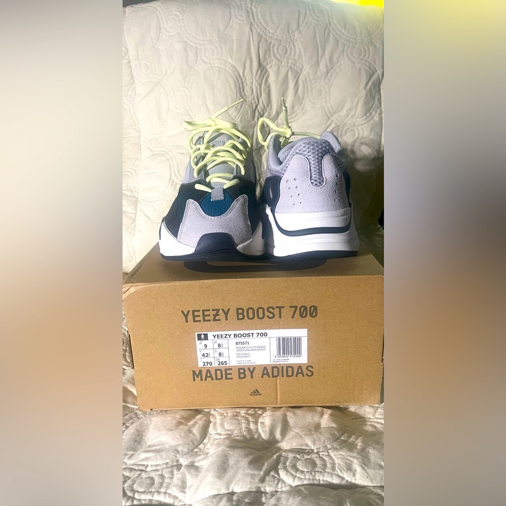 Yeezy Boost 700